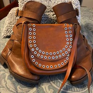 Frye Cassidy leather saddle crossbody.